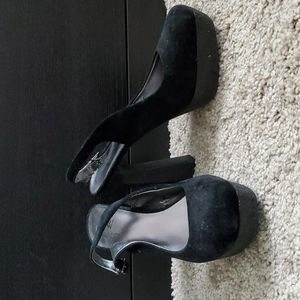 Worthington, 8, Black suede, snake print heel